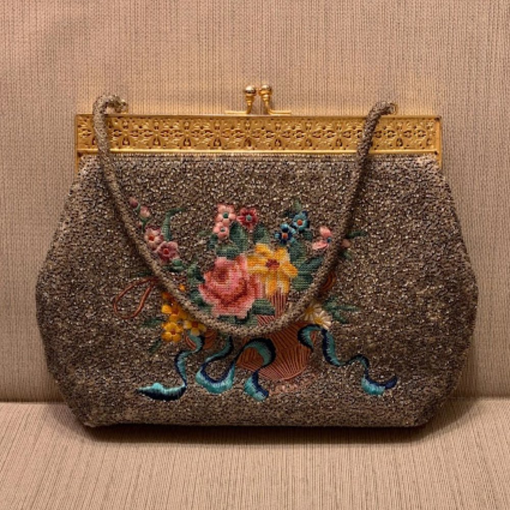 🤩 Vintage 50’s Embroidered French Glass & Steel Cut Beaded Handbag